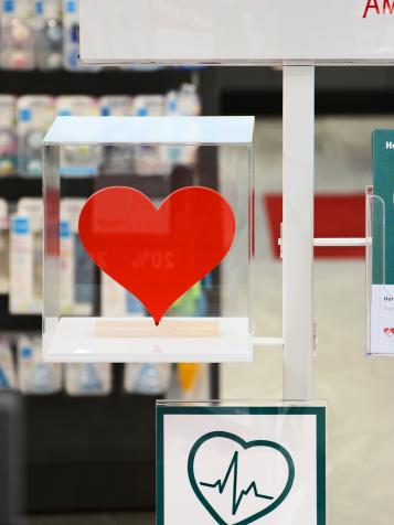 Amavita: Dienstleistung Konzept POS Bodensteller Individuell